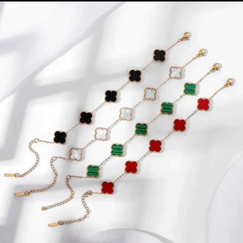 COPY - White clover bracelet - Picture 4 of 4